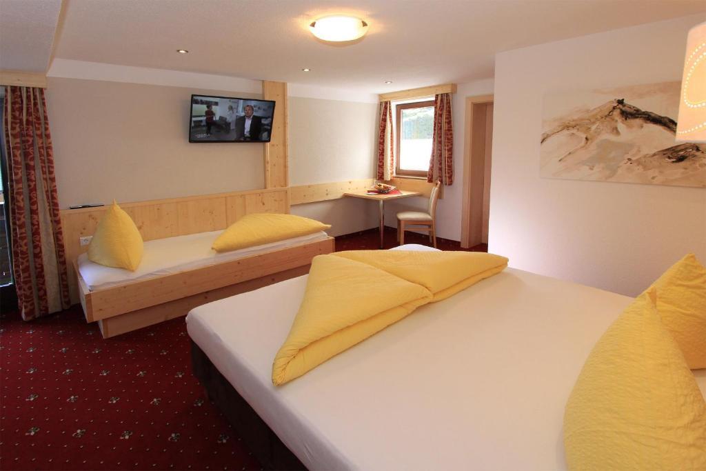 Haus Stefanie Hotel Solden Phòng bức ảnh